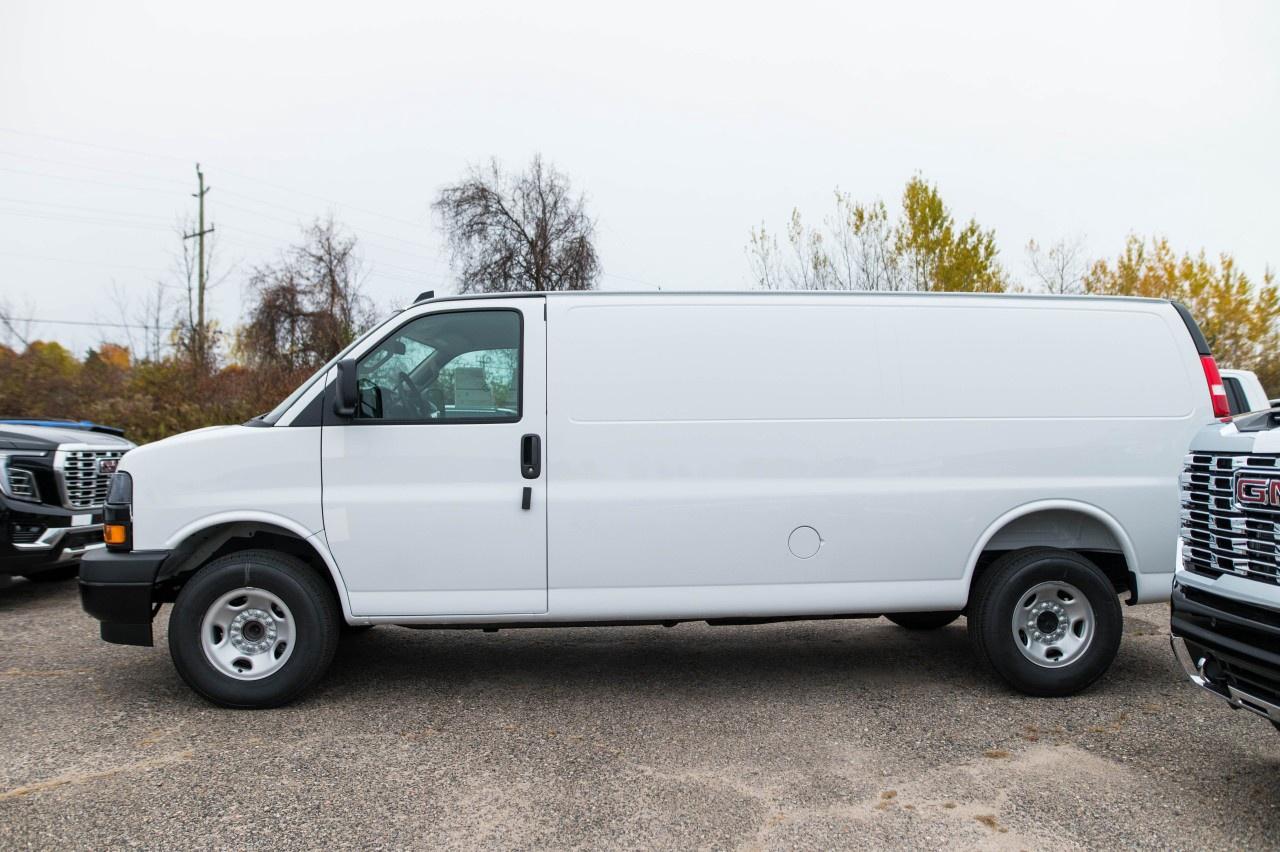 2025 Chevrolet Express Cargo Van 2500 Extended Wheelbase Rear-Wheel Drive Photo5