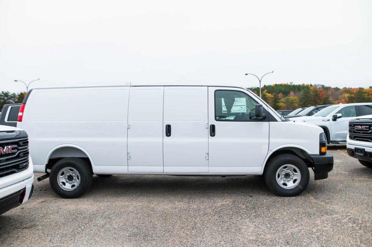 2025 Chevrolet Express Cargo Van 2500 Extended Wheelbase Rear-Wheel Drive Photo