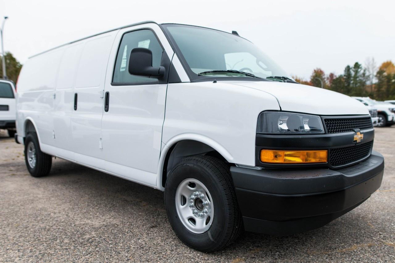 2025 Chevrolet Express Cargo Van 2500 Extended Wheelbase Rear-Wheel Drive Photo