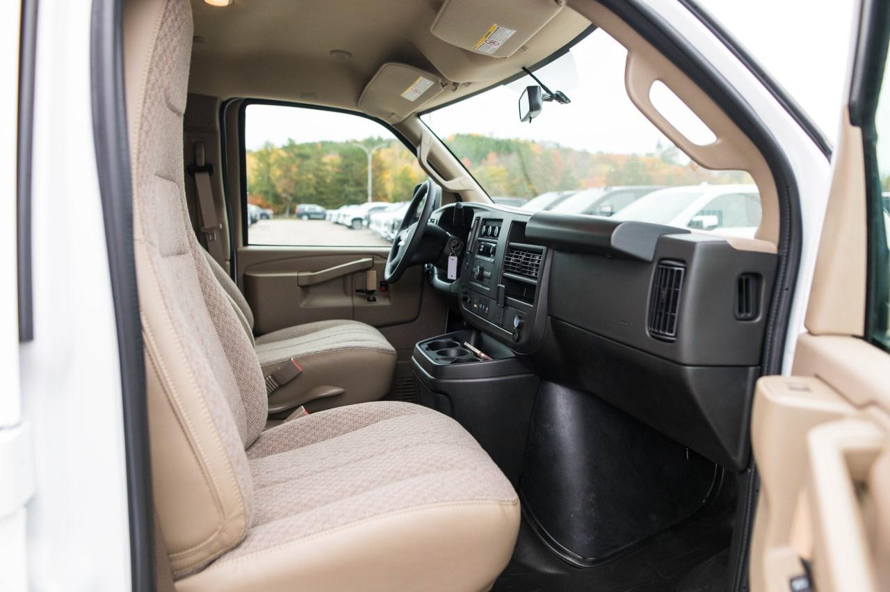 2025 Chevrolet Express Cargo Van 2500 Extended Wheelbase Rear-Wheel Drive Photo