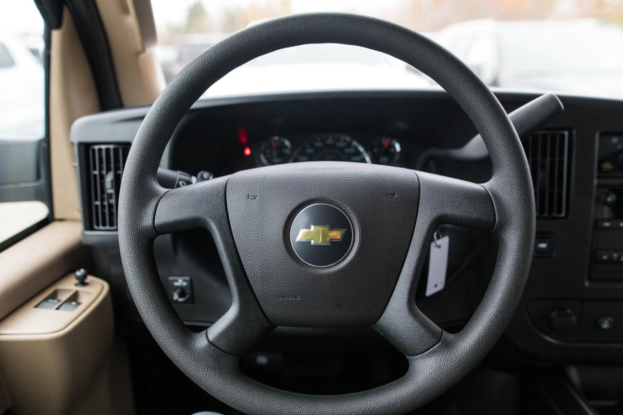 2025 Chevrolet Express Cargo Van 2500 Extended Wheelbase Rear-Wheel Drive Photo