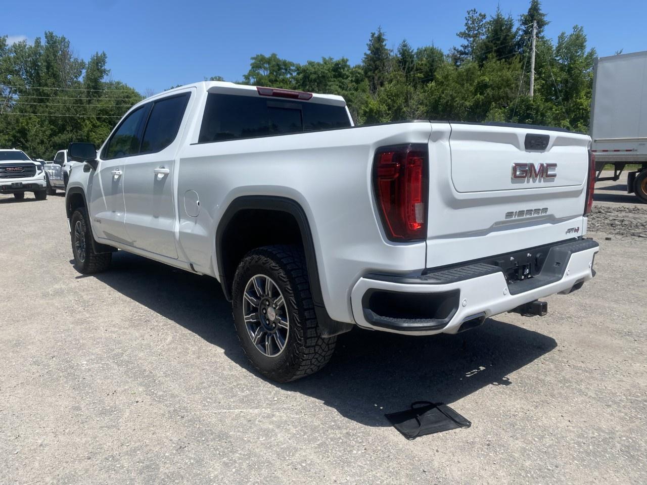 2026 GMC Sierra 1500 Crew Cab Standard Box 4-Wheel Drive AT4 Photo