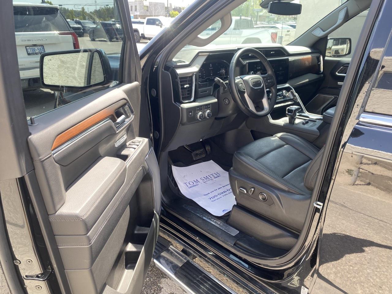 2025 GMC Sierra 1500 Crew Cab Short Box 4-Wheel Drive Denali Photo
