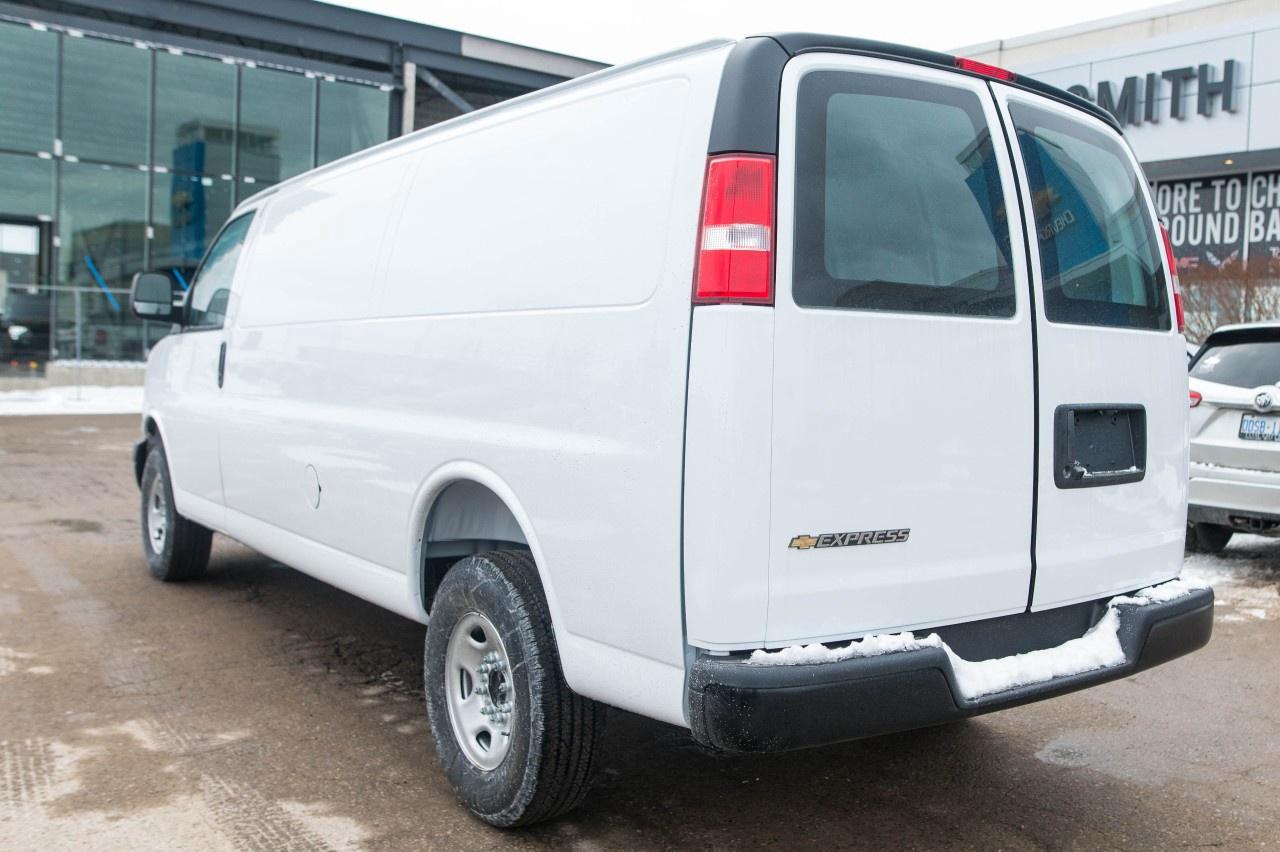 2026 Chevrolet Express Cargo Van 2500 Extended Wheelbase Rear-Wheel Drive Photo