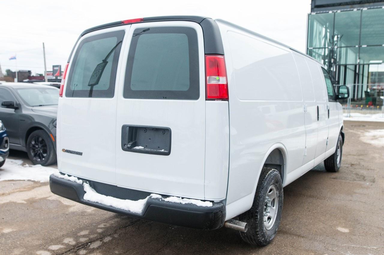 2026 Chevrolet Express Cargo Van 2500 Extended Wheelbase Rear-Wheel Drive Photo