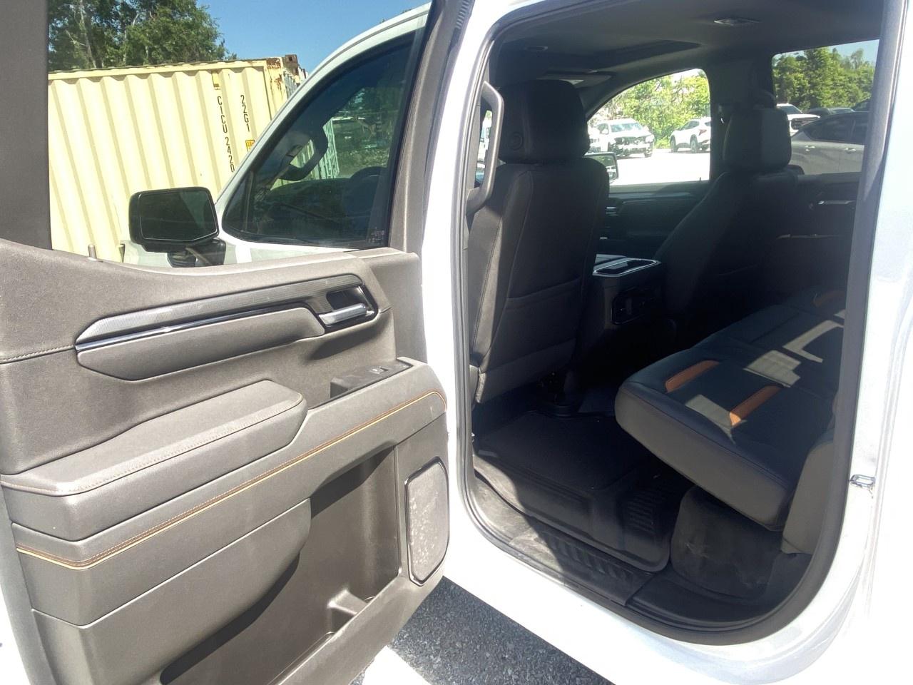 2026 GMC Sierra 1500 Crew Cab Short Box 4-Wheel Drive AT4 Photo