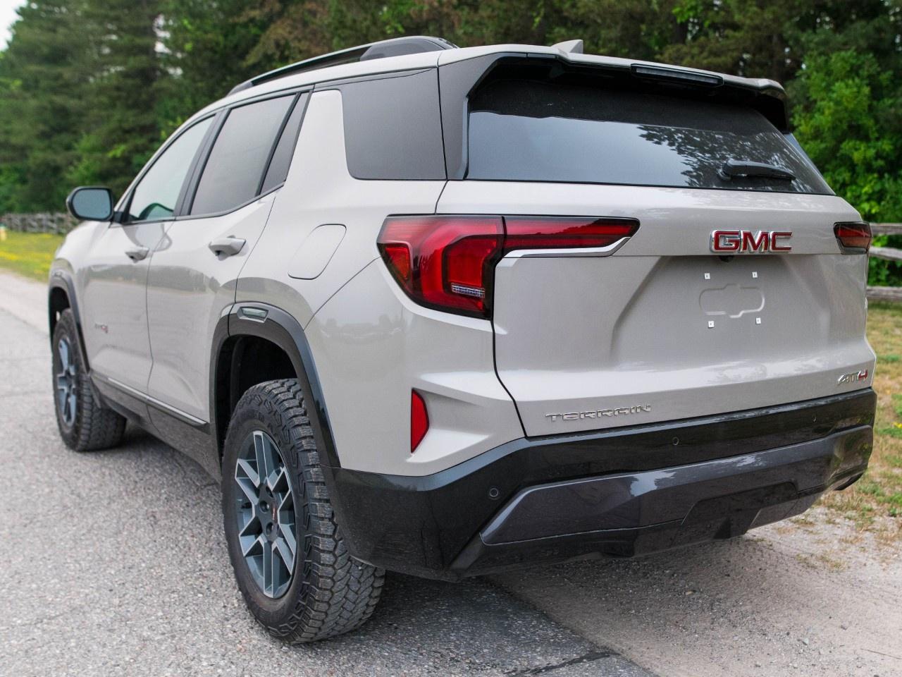 2027 GMC Terrain AWD AT4 Photo
