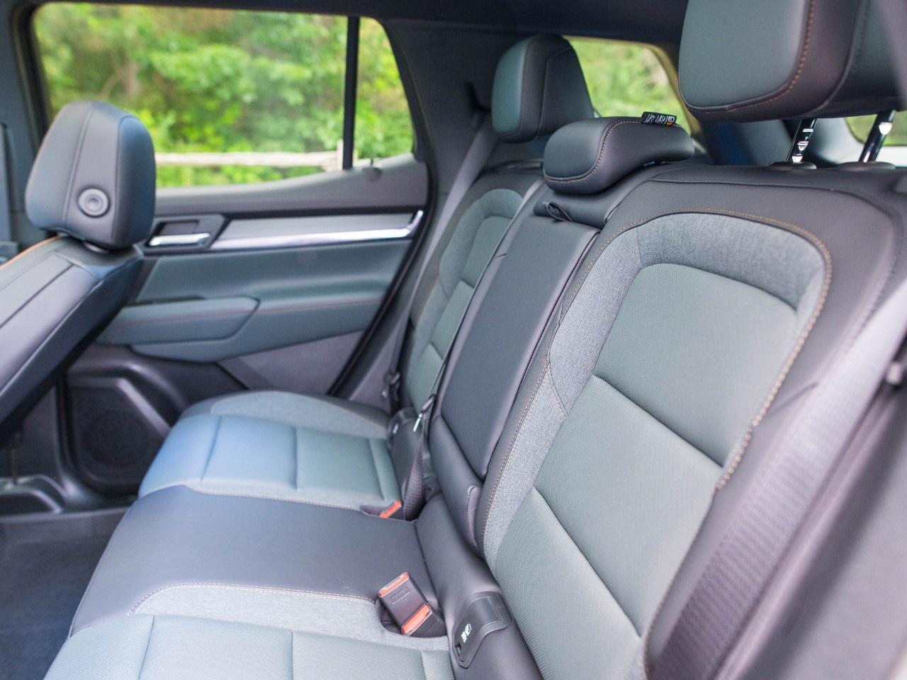 2027 GMC Terrain AWD AT4 Photo