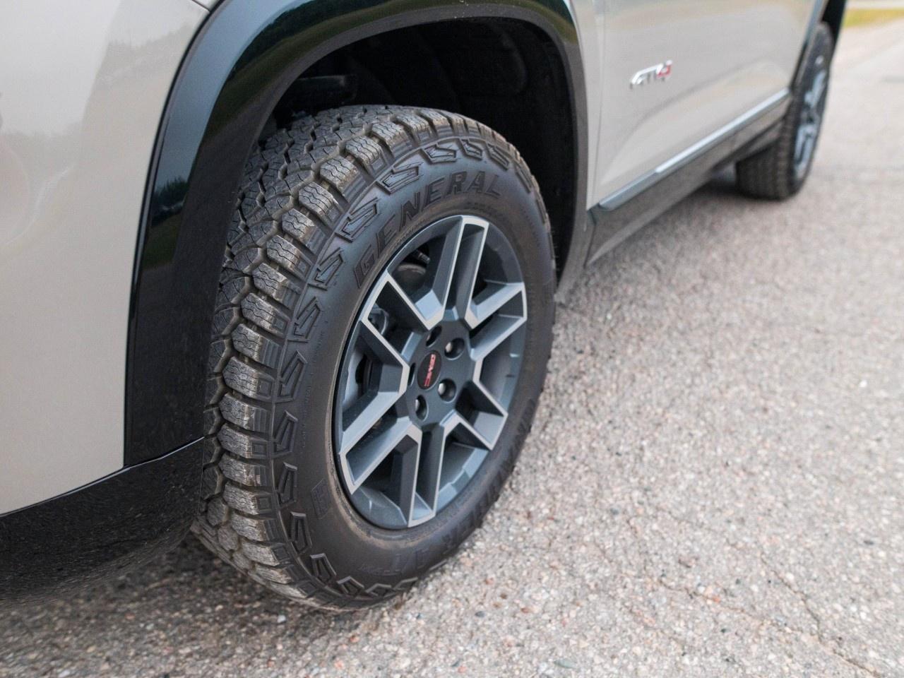 2027 GMC Terrain AWD AT4 Photo