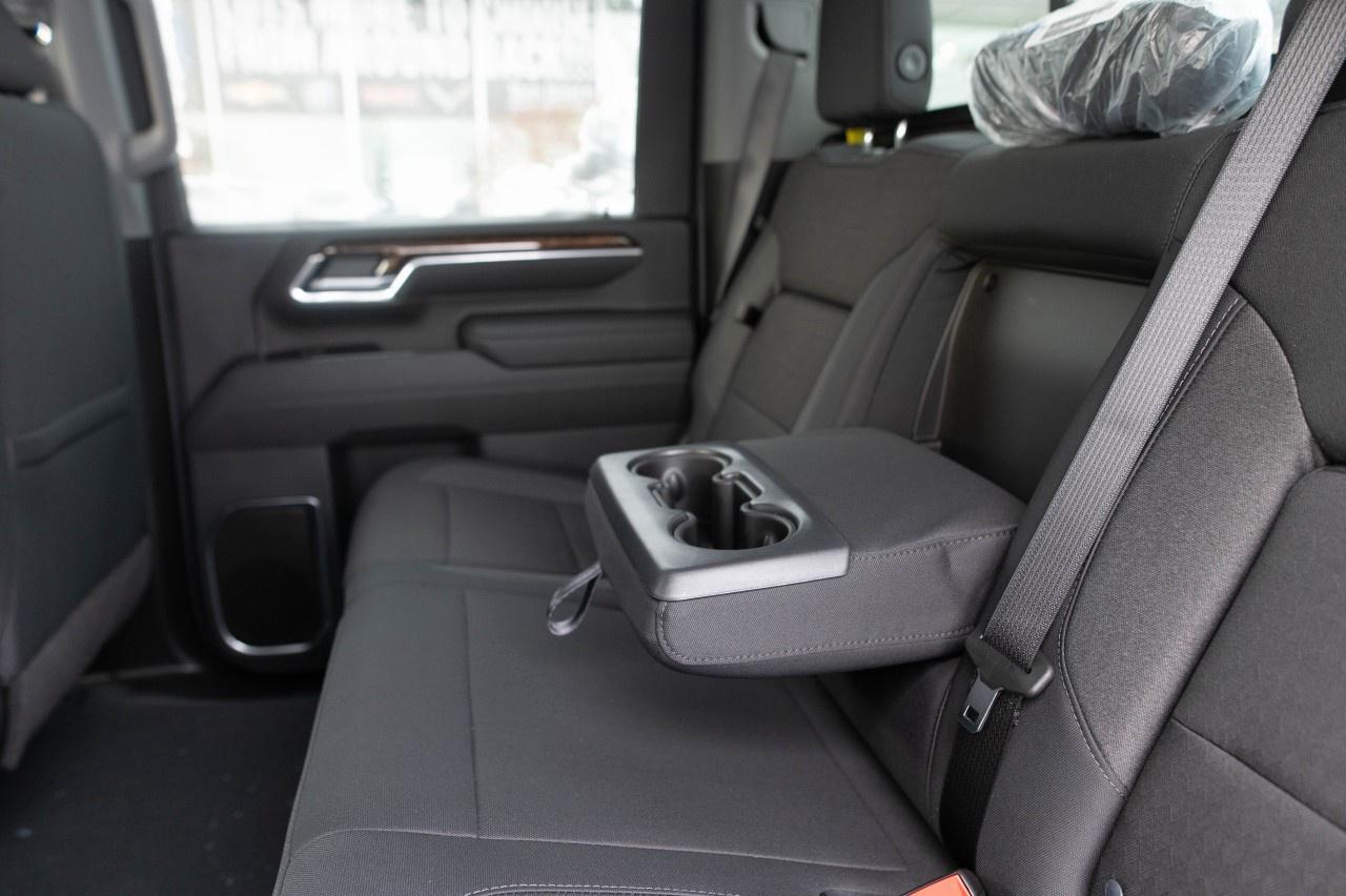 2026 GMC SIERRA 2500HD Crew Cab Standard Box 4-Wheel Drive SLE Photo