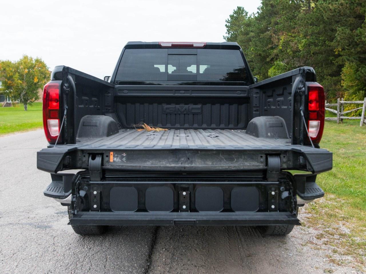 2026 GMC SIERRA 2500HD Crew Cab Standard Box 4-Wheel Drive SLE Photo