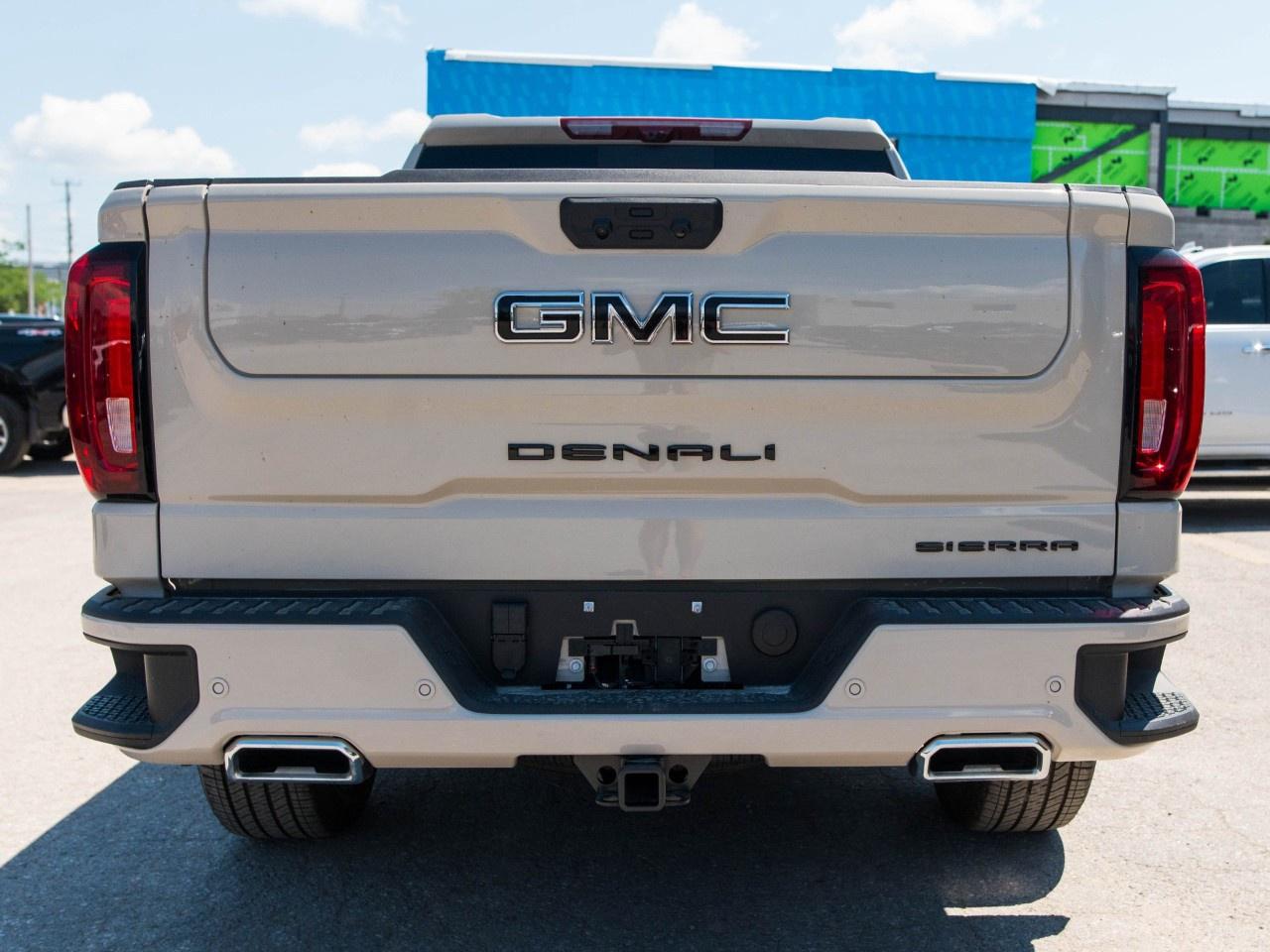 2026 GMC Sierra 1500 Crew Cab Short Box 4-Wheel Drive Denali Photo3