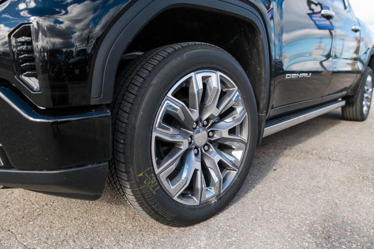 2026 GMC Sierra 1500 Crew Cab Short Box 4-Wheel Drive Denali Photo