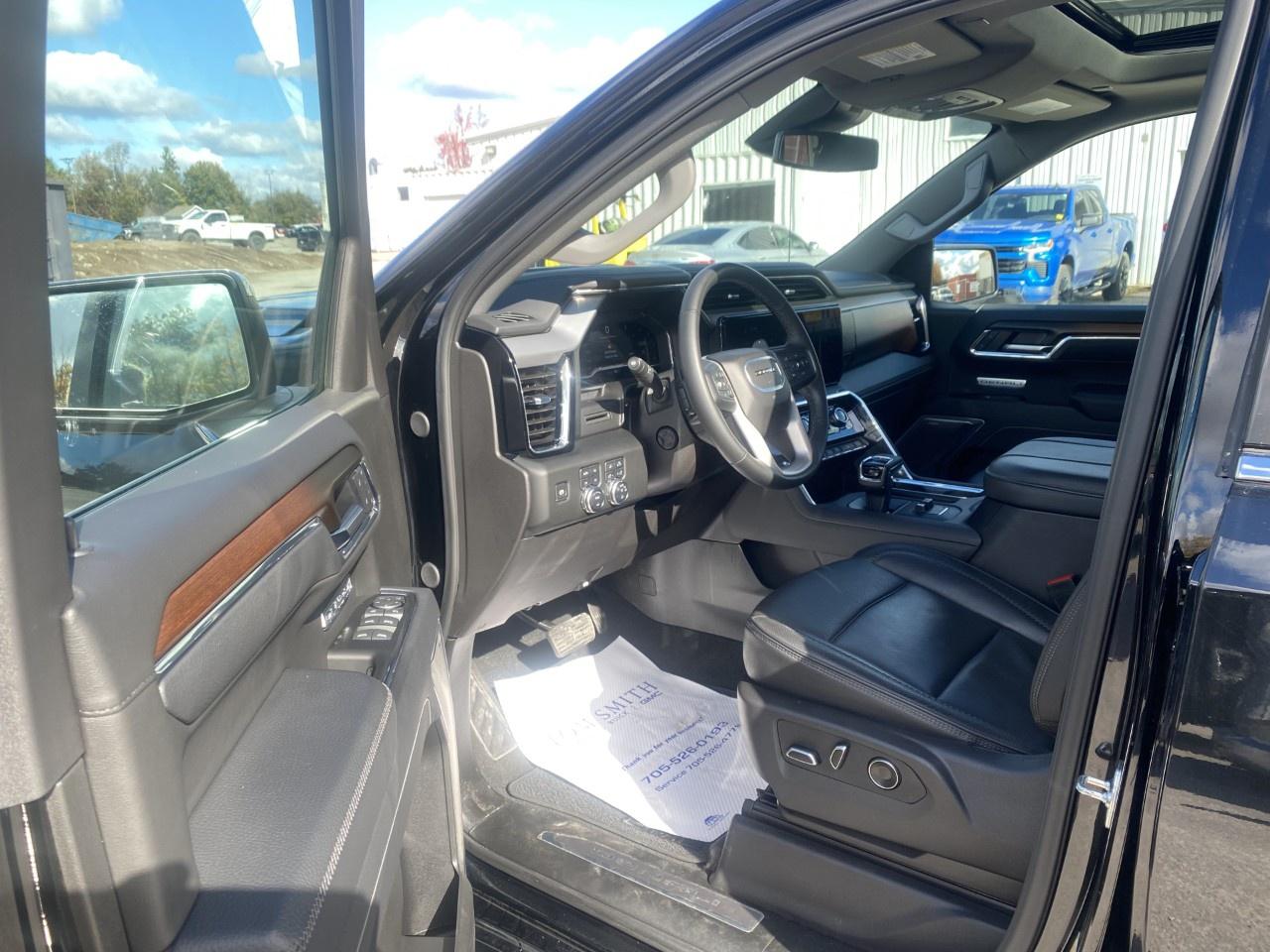 2025 GMC Sierra 1500 Crew Cab Short Box 4-Wheel Drive Denali Photo