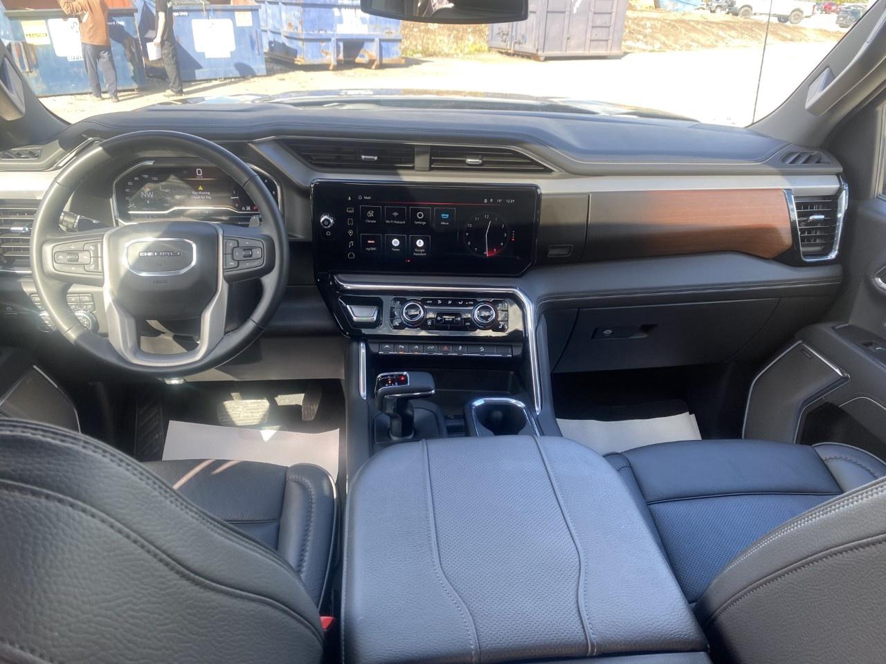 2025 GMC Sierra 1500 Crew Cab Short Box 4-Wheel Drive Denali Photo