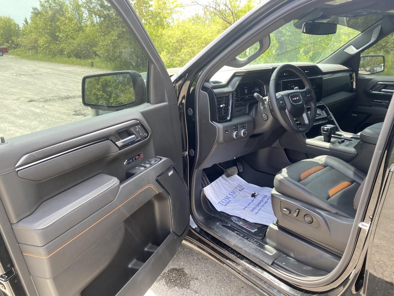 2025 GMC Sierra 1500 Crew Cab Short Box 4-Wheel Drive AT4 Photo