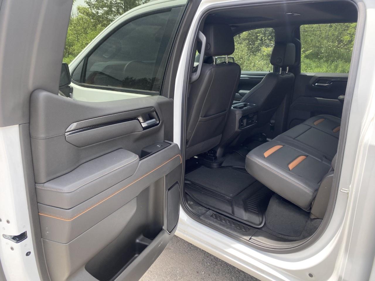 2025 GMC Sierra 1500 Crew Cab Short Box 4-Wheel Drive AT4 Photo