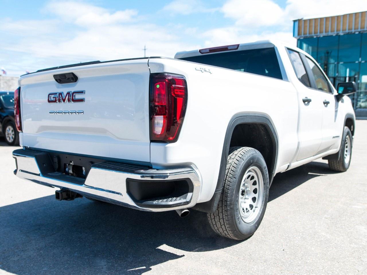2026 GMC Sierra 1500 Double Cab Standard Box 4-Wheel Drive Pro Photo