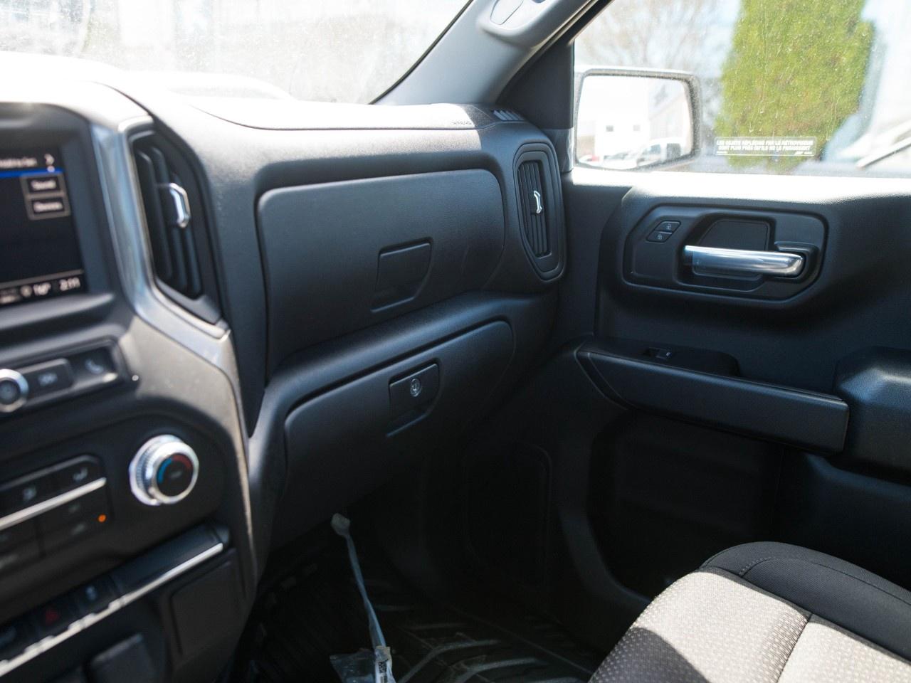 2026 GMC Sierra 1500 Double Cab Standard Box 4-Wheel Drive Pro Photo