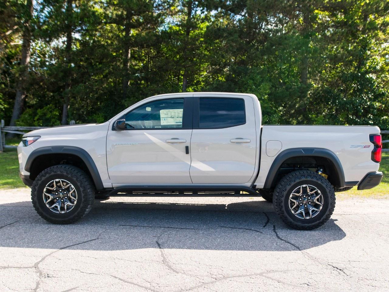 2026 Chevrolet Colorado Crew Cab Short Box 4-Wheel Drive ZR2 Photo