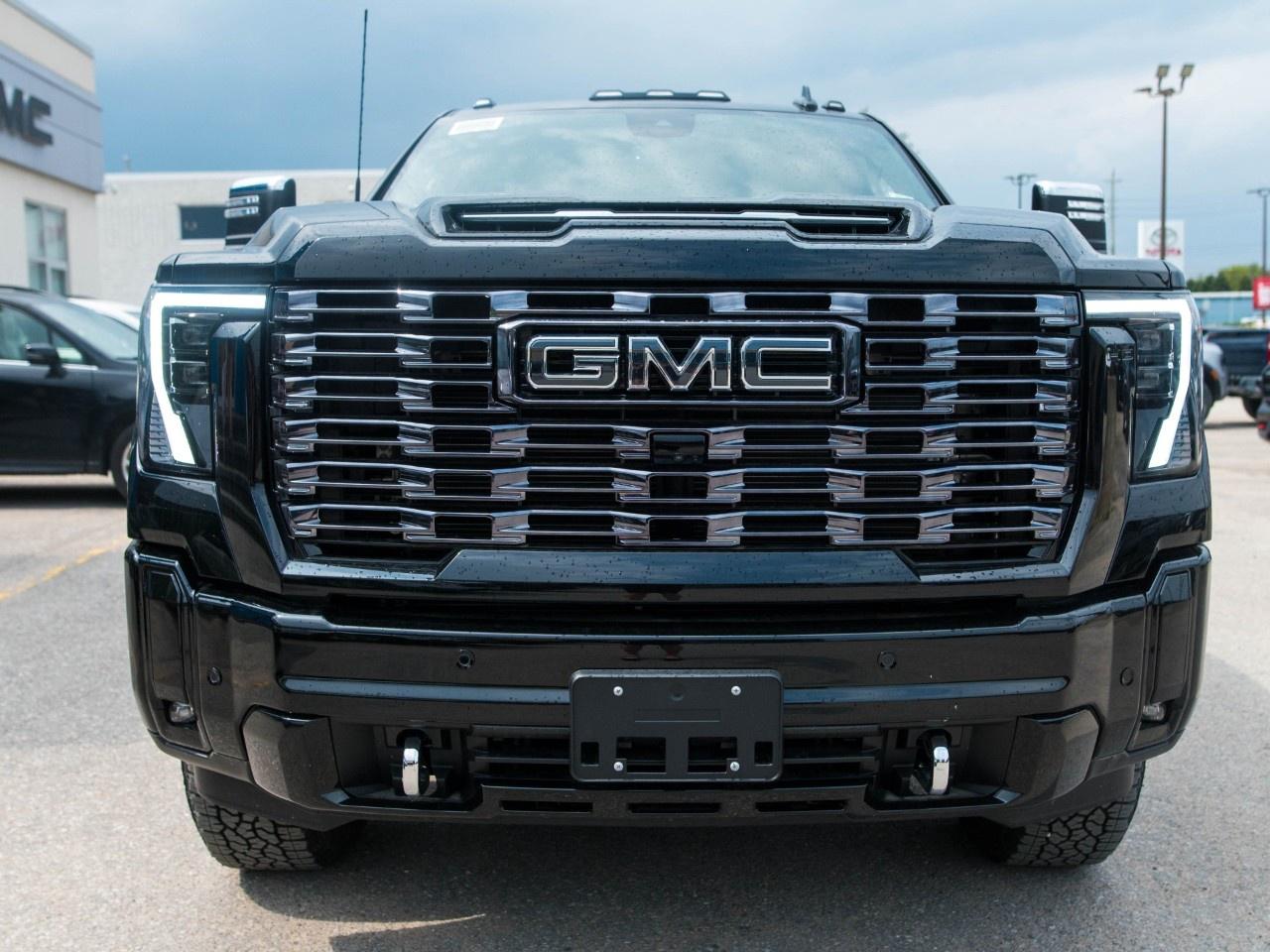 2026 GMC SIERRA 2500HD Crew Cab Standard Box 4-Wheel Drive Denali Ultimate Photo