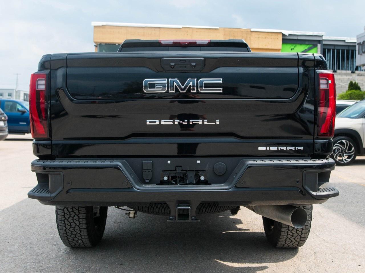 2026 GMC SIERRA 2500HD Crew Cab Standard Box 4-Wheel Drive Denali Ultimate Photo