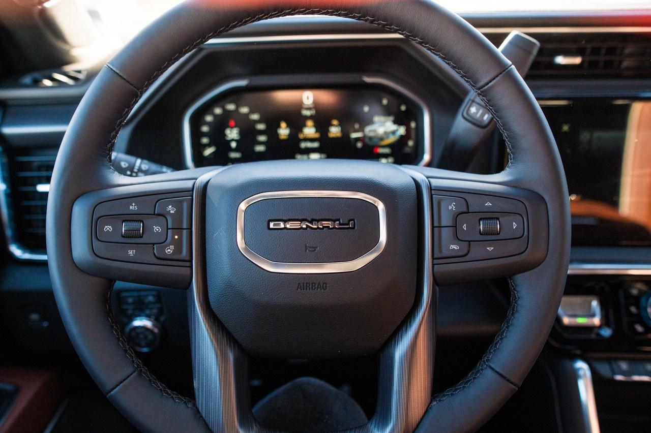 2026 GMC SIERRA 2500HD Crew Cab Standard Box 4-Wheel Drive Denali Ultimate Photo