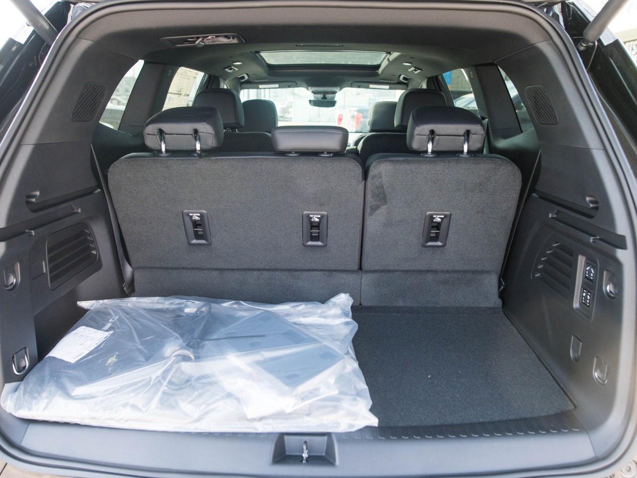 2026 GMC Acadia AWD DENALI Photo