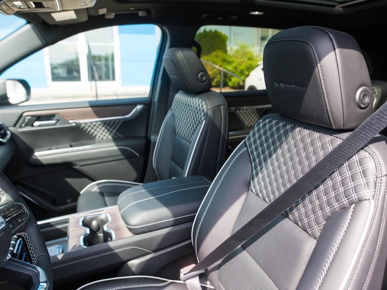 2026 GMC Acadia AWD DENALI Photo