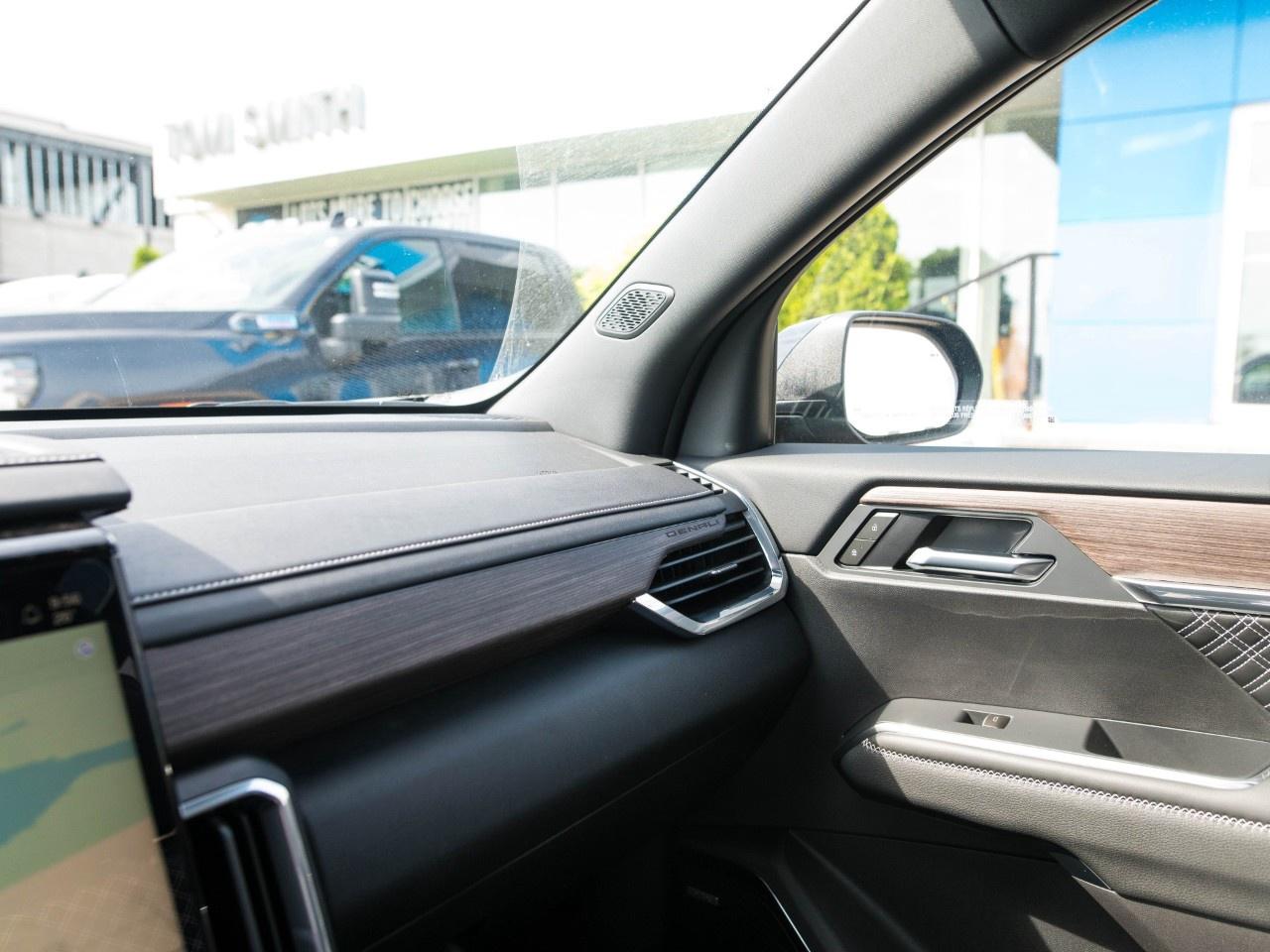2026 GMC Acadia AWD DENALI Photo