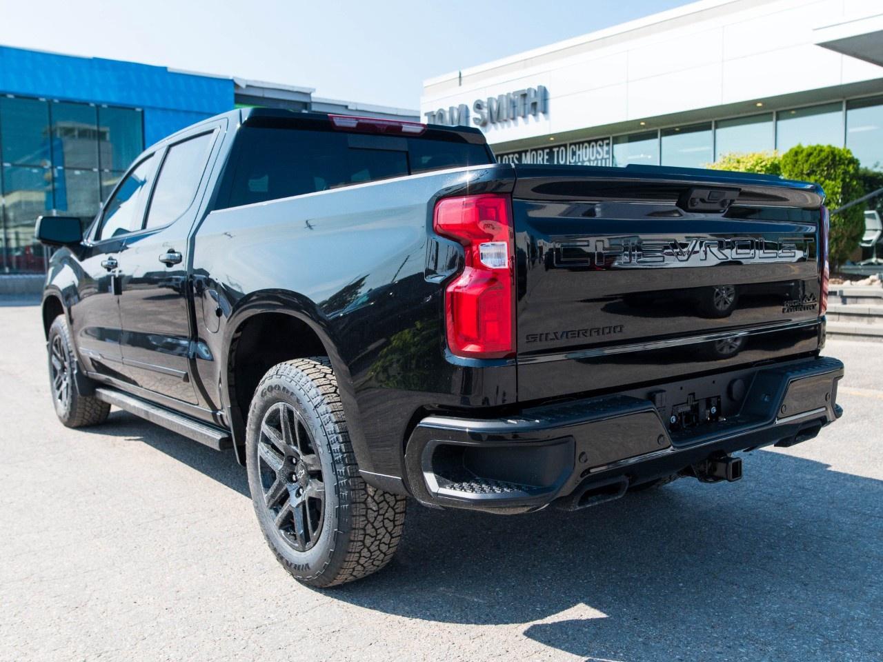 2026 Chevrolet Silverado 1500 Crew Cab Short Box 4-Wheel Drive High Country Photo