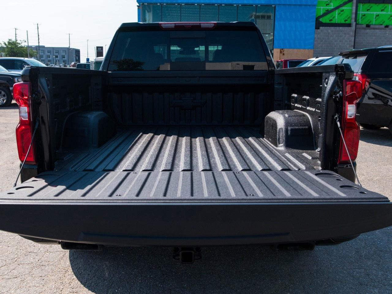 2026 Chevrolet Silverado 1500 Crew Cab Short Box 4-Wheel Drive High Country Photo