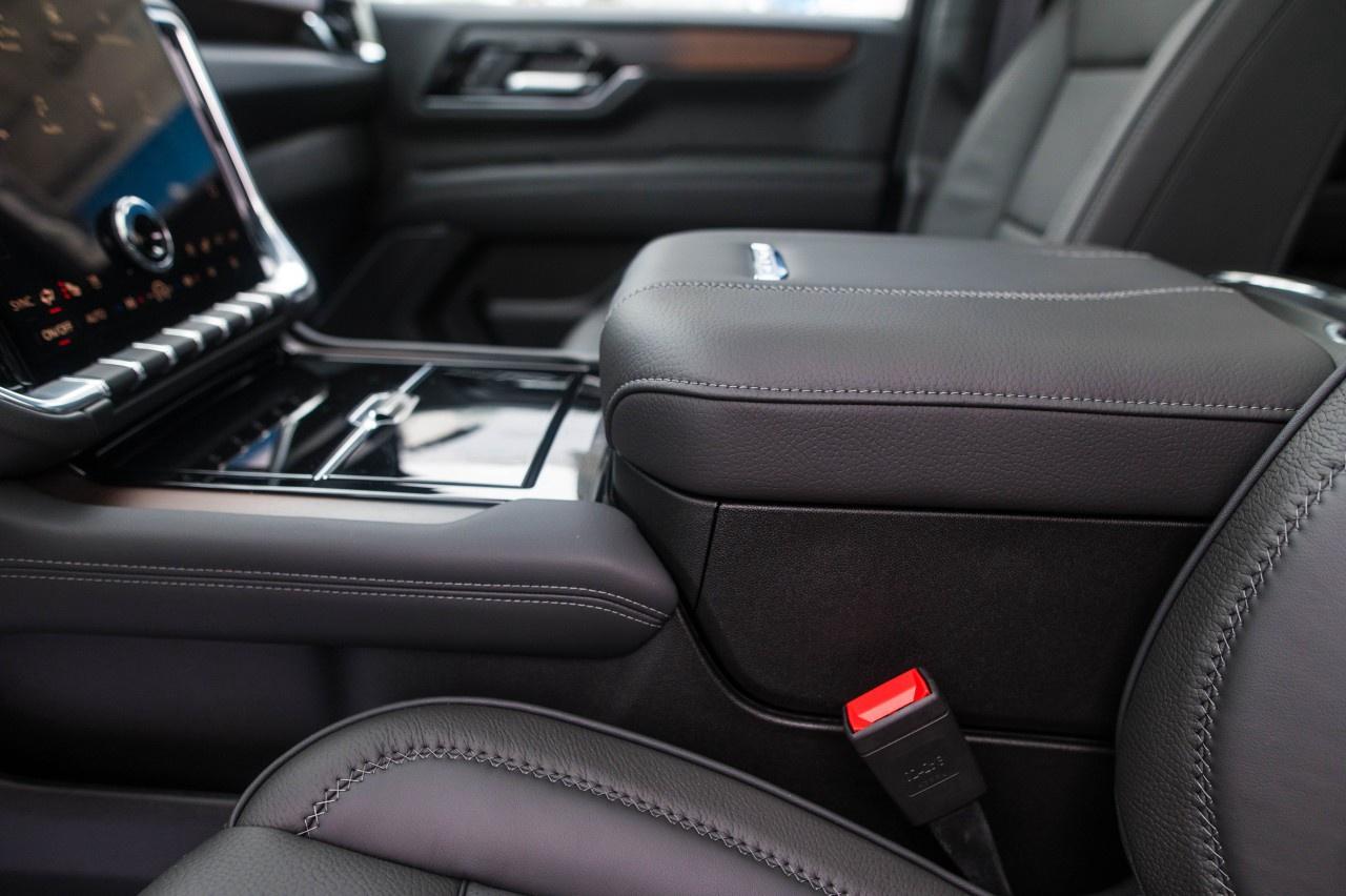 2026 GMC Yukon 4WD 4dr Denali Photo