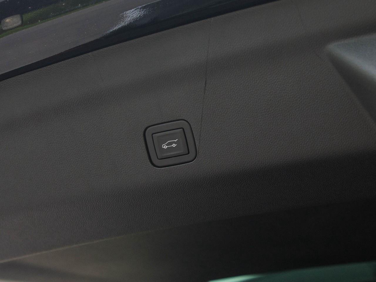 2026 GMC Yukon 4WD 4dr Denali Photo