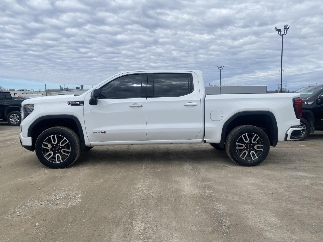 2025 GMC Sierra 1500 Crew Cab Short Box 4-Wheel Drive AT4 Photo