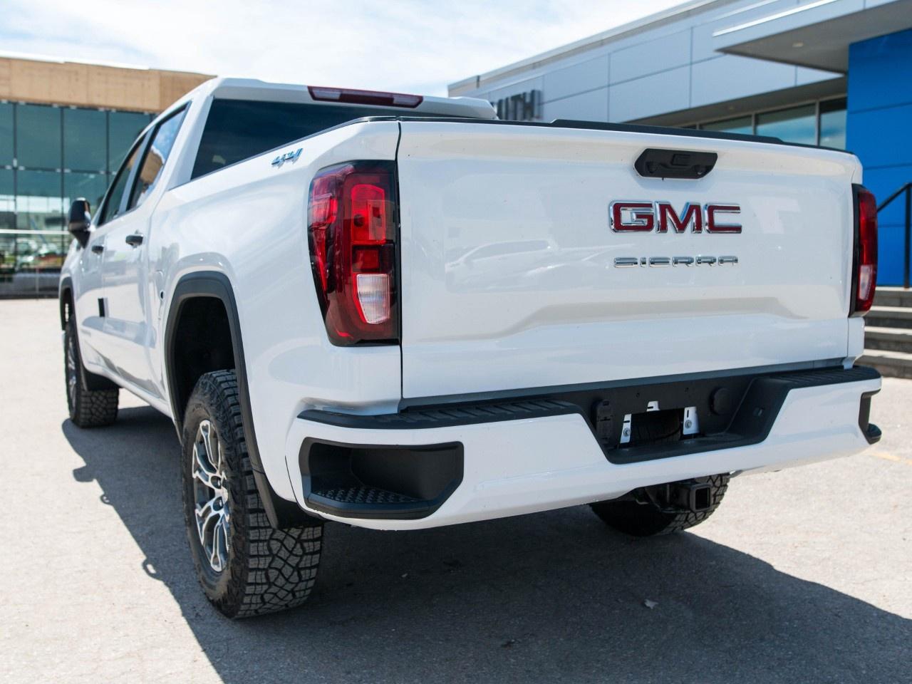 2026 GMC Sierra 1500 Crew Cab Short Box 4-Wheel Drive Pro Photo2