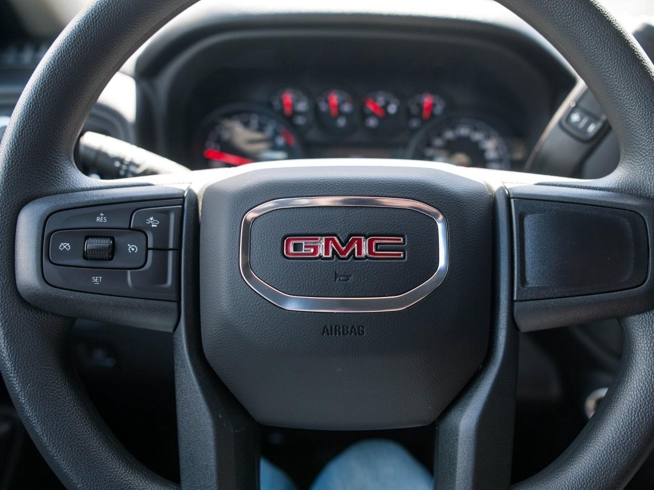 2026 GMC Sierra 1500 Crew Cab Short Box 4-Wheel Drive Pro Photo