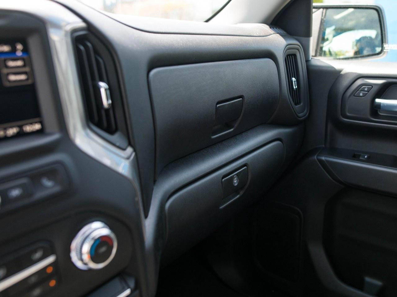 2026 GMC Sierra 1500 Crew Cab Short Box 4-Wheel Drive Pro Photo