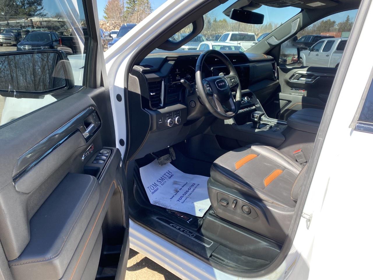 2025 GMC Sierra 1500 Crew Cab Short Box 4-Wheel Drive AT4 Photo