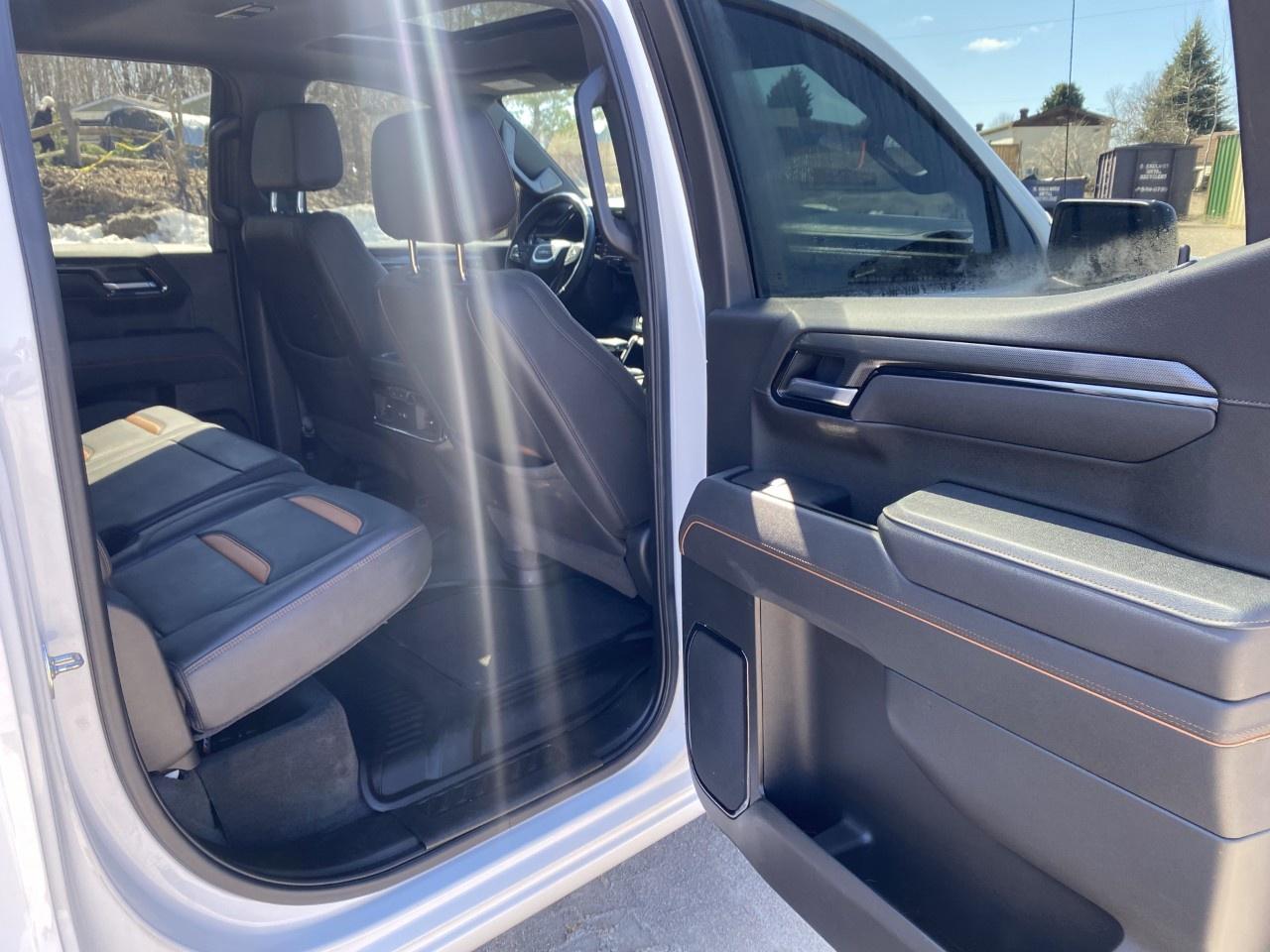 2025 GMC Sierra 1500 Crew Cab Short Box 4-Wheel Drive AT4 Photo