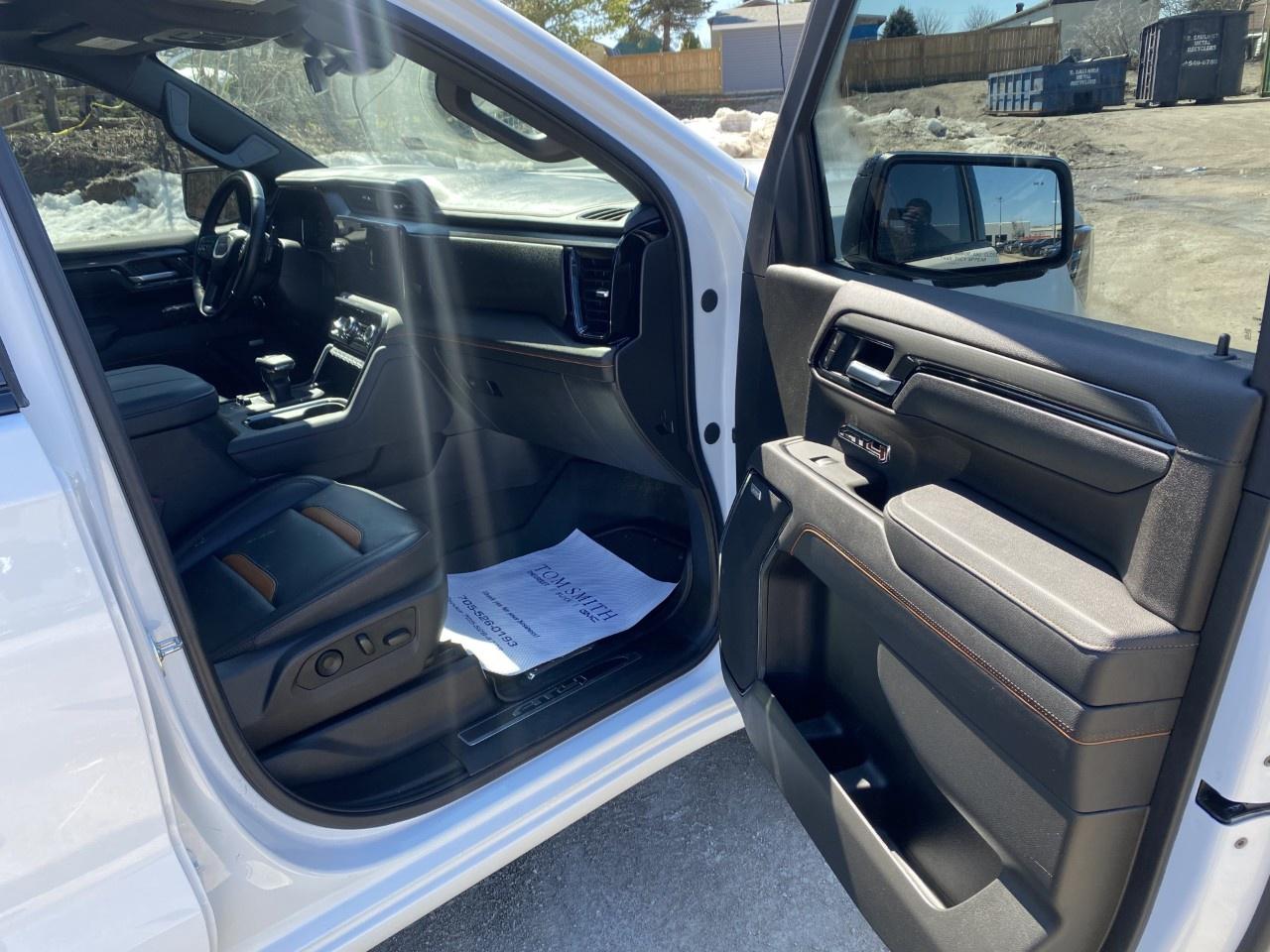 2025 GMC Sierra 1500 Crew Cab Short Box 4-Wheel Drive AT4 Photo