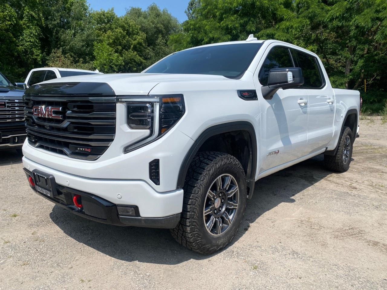 2025 GMC Sierra 1500 Crew Cab Short Box 4-Wheel Drive AT4 Photo5