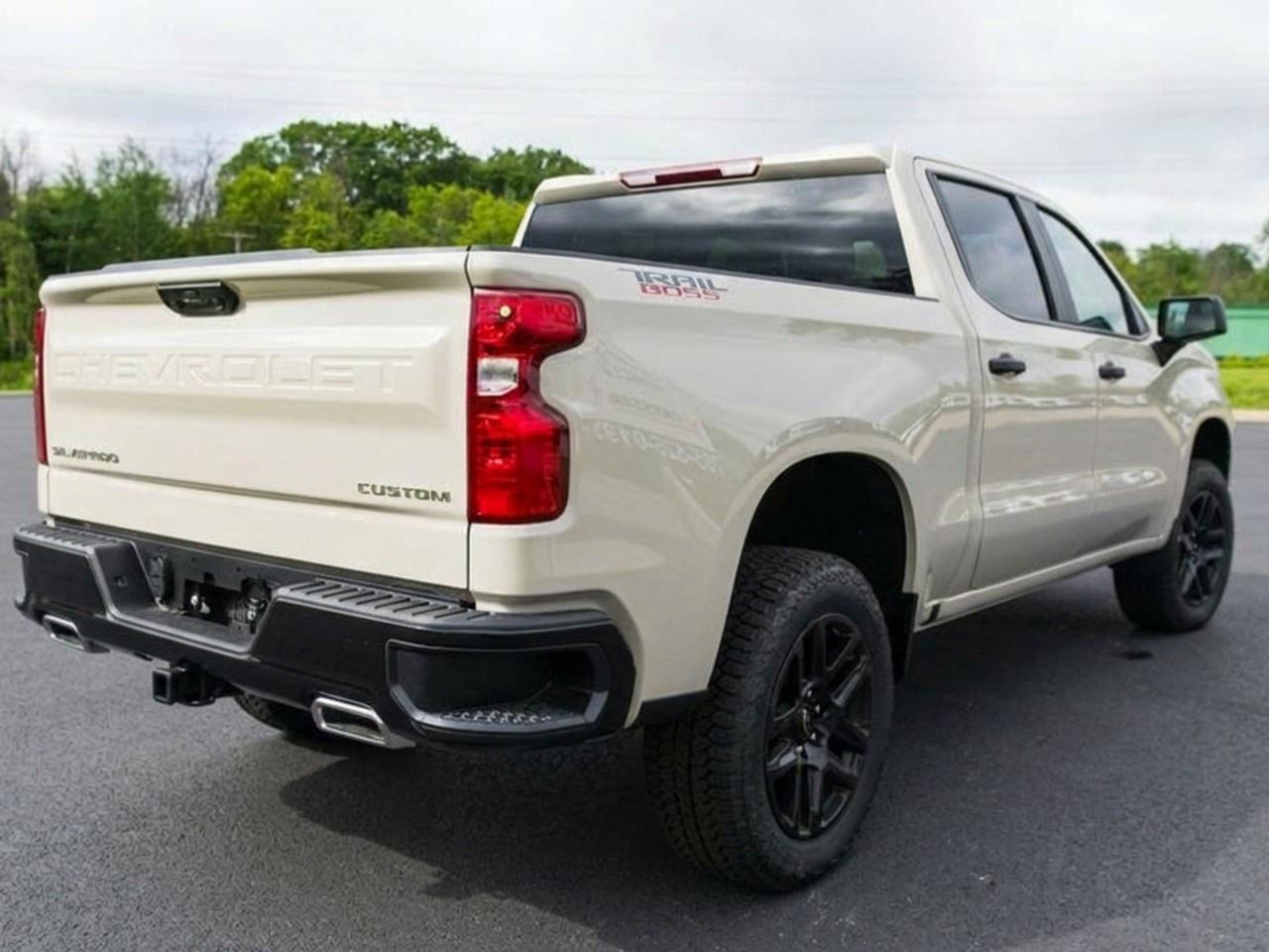 2026 Chevrolet Silverado 1500 Crew Cab Short Box 4-Wheel Drive Custom Trail Boss Photo