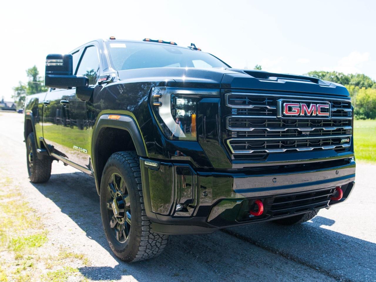 2026 GMC Sierra 3500HD 4WD Crew Cab Standard Box AT4 Photo