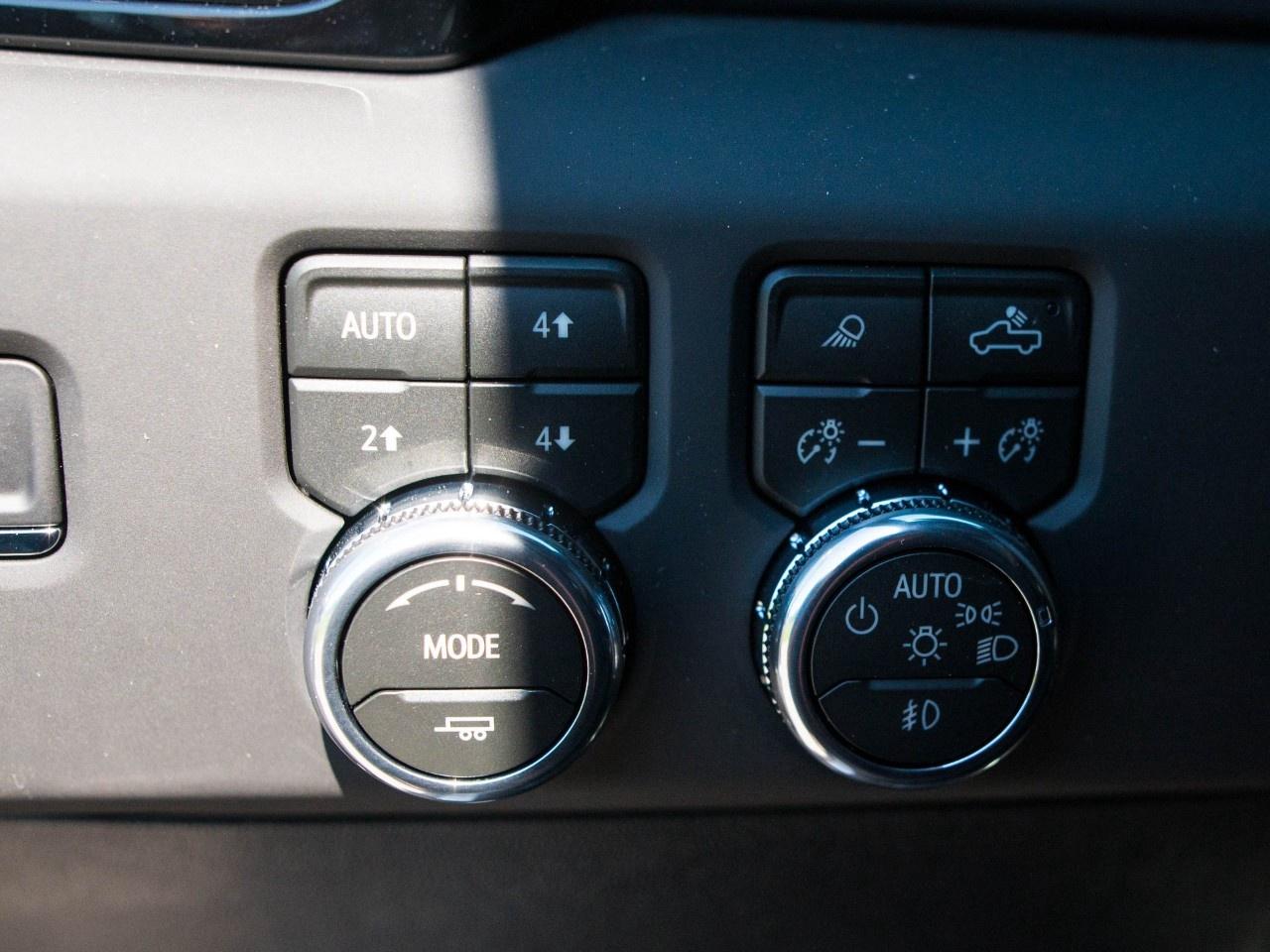 2026 GMC Sierra 3500HD 4WD Crew Cab Standard Box AT4 Photo