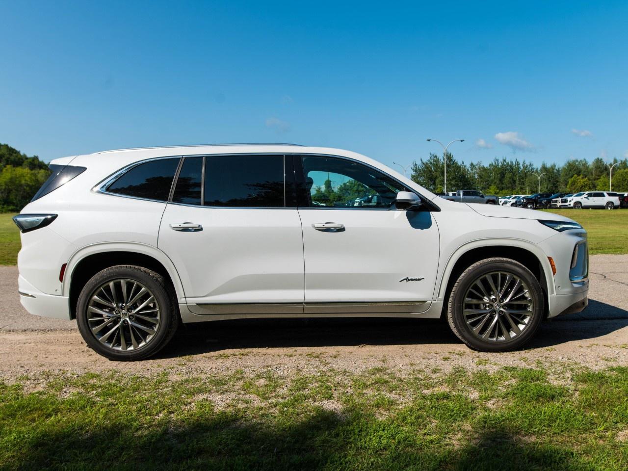 2026 Buick Enclave AWD 4dr Avenir Photo
