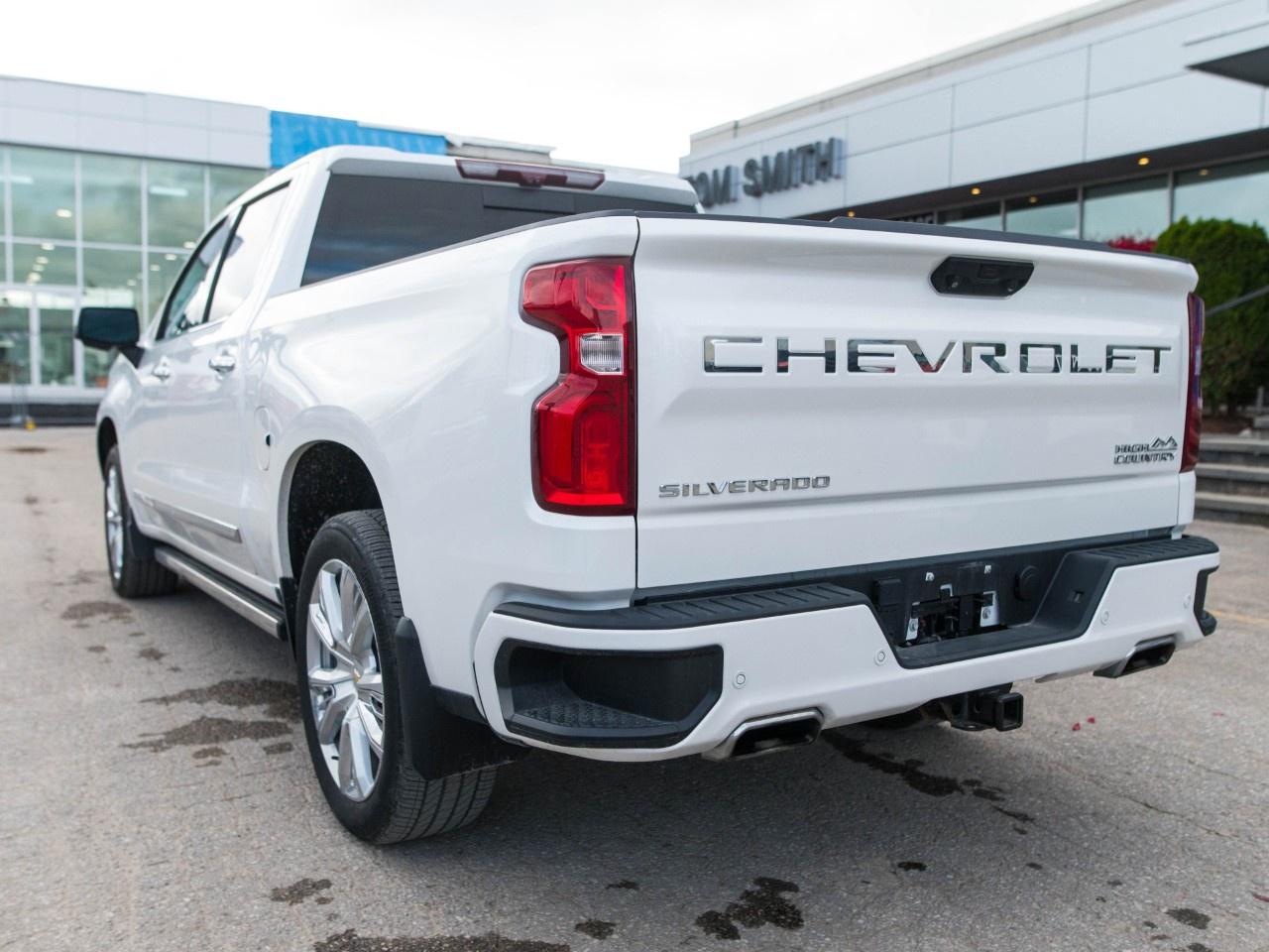 2023 Chevrolet Silverado 1500 Crew Cab Short Box 4-Wheel Drive High Country Photo