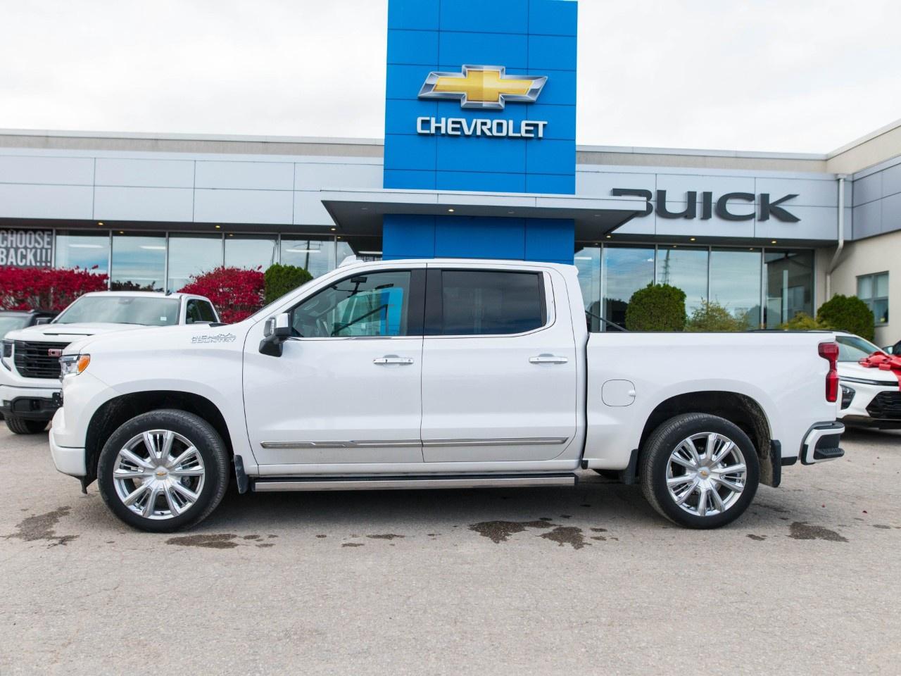 2023 Chevrolet Silverado 1500 Crew Cab Short Box 4-Wheel Drive High Country Photo5