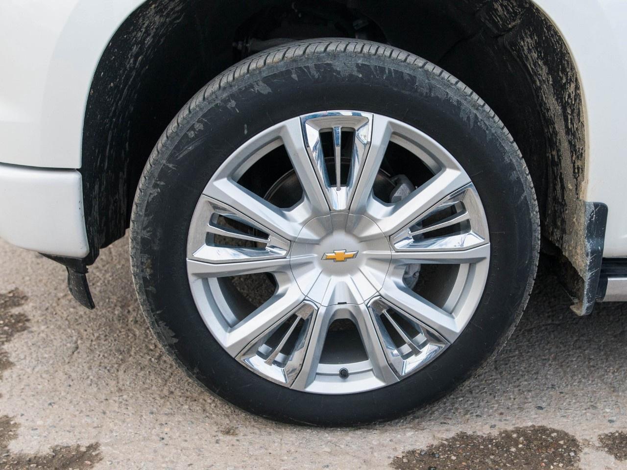 2023 Chevrolet Silverado 1500 Crew Cab Short Box 4-Wheel Drive High Country Photo