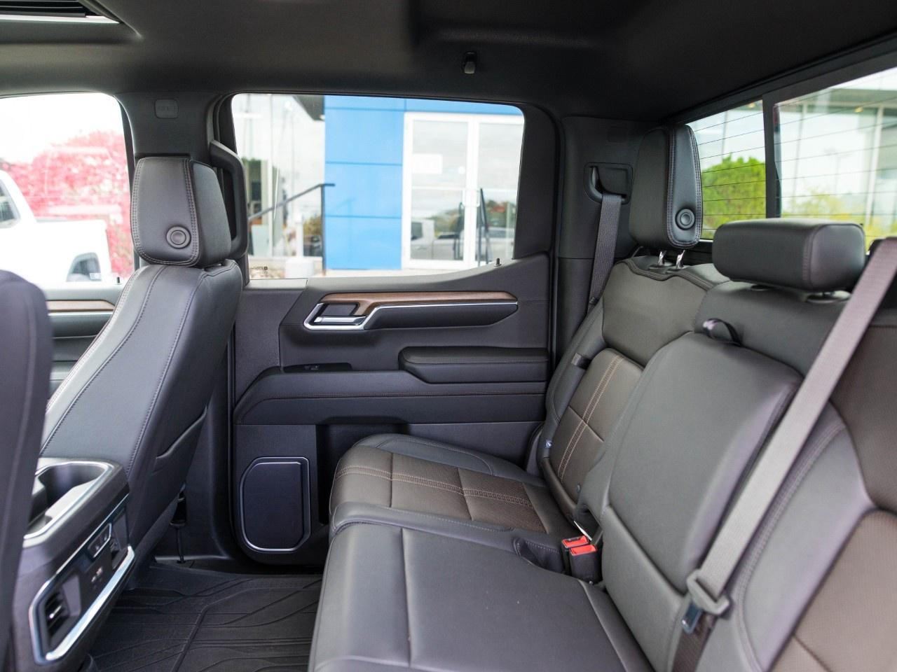 2023 Chevrolet Silverado 1500 Crew Cab Short Box 4-Wheel Drive High Country Photo